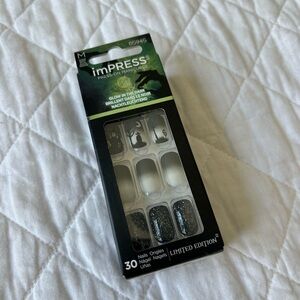 Impress Halloween nails